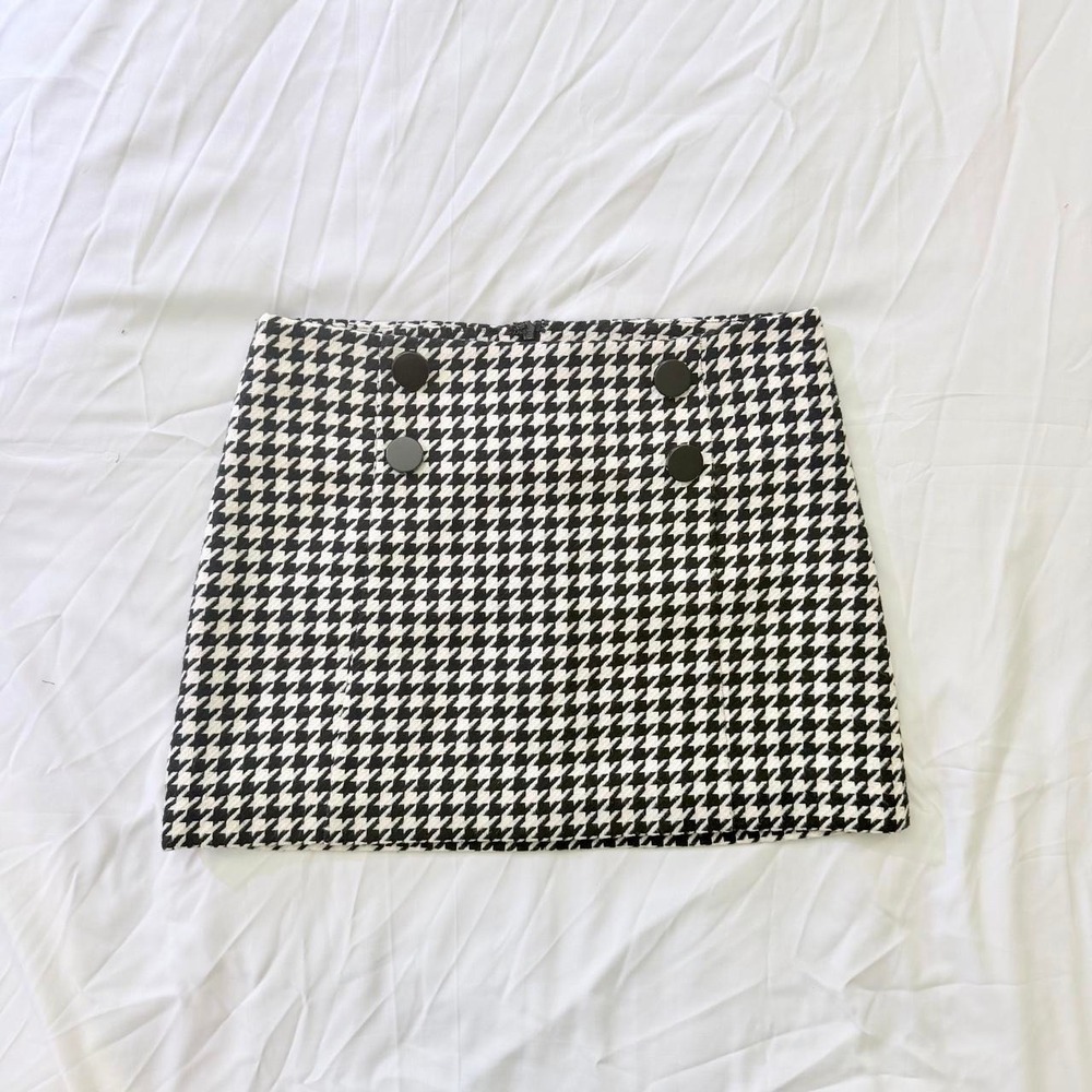 Express Design Studio Houndstooth Mini Skirt Black White Button Detail Size 2